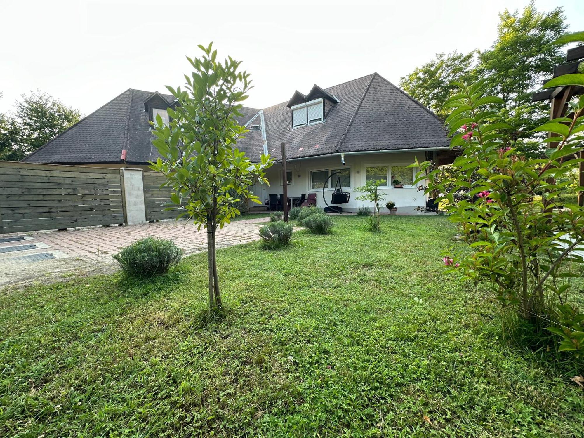 Levendulakert Siofok Apartmanhaz Exterior photo