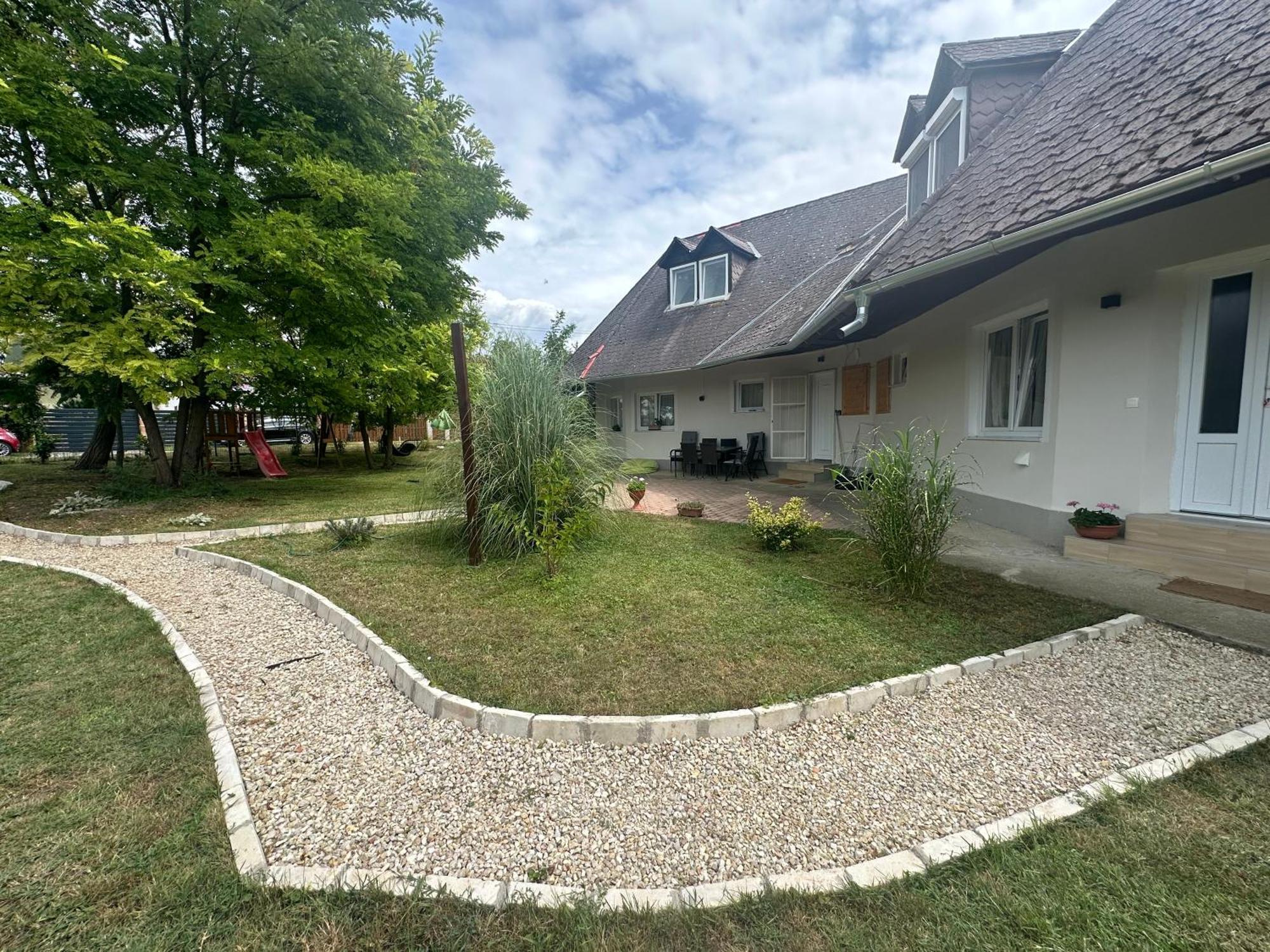 Levendulakert Siofok Apartmanhaz Exterior photo